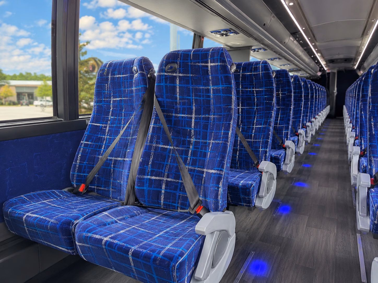 book charter buses to disneyland knott s berry farm and regional theme parks
